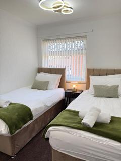 NEW refurbished Luxurious home with great transport links - Newark upon Trent - 5
