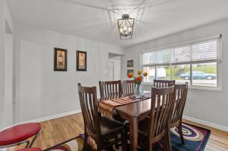 Spacious 4BR Home-Big Yard Huge Driveway - Pittsburgh - 5