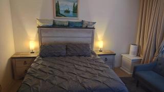 Golden House - Santa Clarita - 8