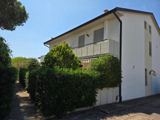 MareBlu Apartment with patio - 9