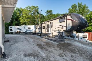 Luxury Camper in Dunes Grill Fire Pit - Gary - 0