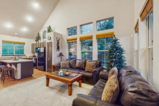 Tall Timber Getaway - 8