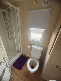 3 Bed Caravan - Sleeps 8 - Pets - Parking - 9