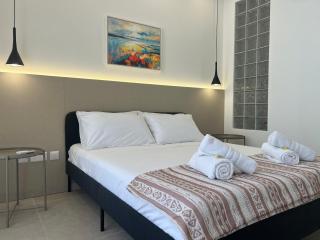 Modern Sliema Stay - Walk to Shops & Qui-Si-Sana Promenade - Sliema - 0