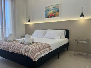 Modern Sliema Stay - Walk to Shops & Qui-Si-Sana Promenade - Sliema - 9
