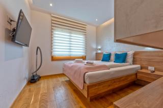 Pino Silvestre II - Sir Oliver Apartman - 1