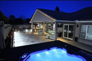 Stunning Views Hot Tub Prime Location - 0