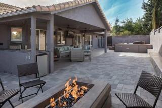 Stunning Views Hot Tub Prime Location - 9