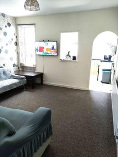 Frugal 2 bed mid-terrace guest house - Radipole - 0