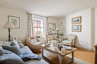 Central Lymington Retreat - 1
