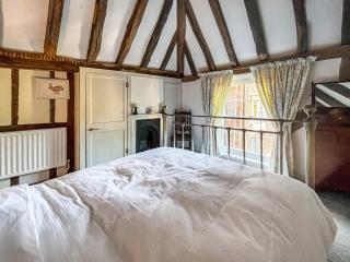 The Knights Apartment, Eastbridge Hospital - Canterbury - 6