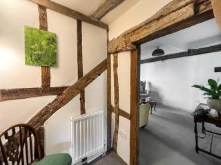 The Knights Apartment, Eastbridge Hospital - Canterbury - 2