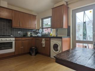 Guest Rooms Near City Centre & Dock Free Parking - Liverpool - 1