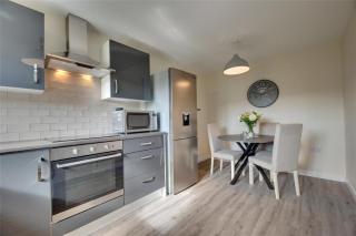 Morden 2BR Apt with city views - Manchester - 7