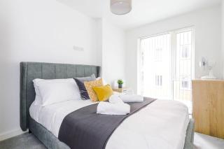 Morden 2BR Apt with city views - Manchester - 8