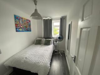 Modern 3 Bed Bromley, Chislehurst House - with parking - Chislehurst - 3