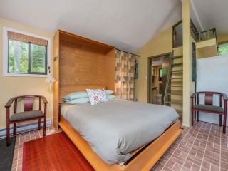 The Lakeside Cottage - Gibsons - 1