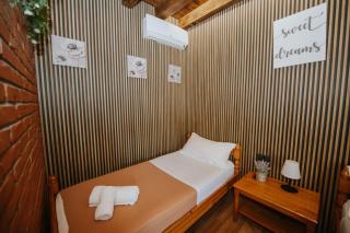 Borealis Guest House - Koman - 5