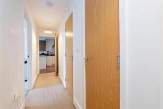 Morden 2BR Apt with city views - Manchester - 3
