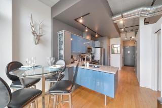 Harbourview Executive Condo - Victoria - 3