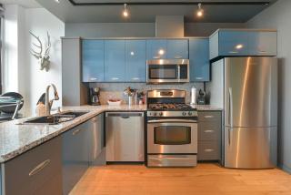 Harbourview Executive Condo - Victoria - 1