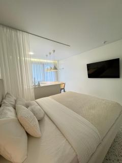 Bright white - Vilnius - 8