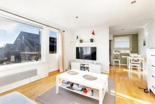 Apartment with balcony and free parking - 4