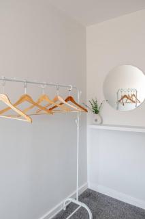 Liverpool City Stay 1-Bed apartment with 2 Sofa Beds, Sleeps up to 6 - 7