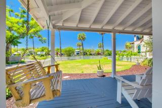 St Augustine "Pink House" Sleep 12, 6 Bd, 3Bth, Steps to Historic St Augustine Center & All Tourist Attractions, Restaurants, Cafes, Backyard, Porch - St. Augustine - 7