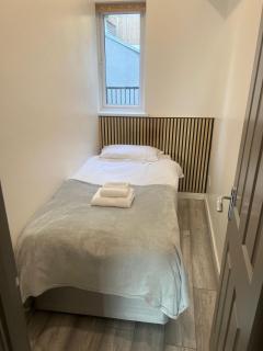 Fully Furbished Entire Flat 2 - Woolwich - 2