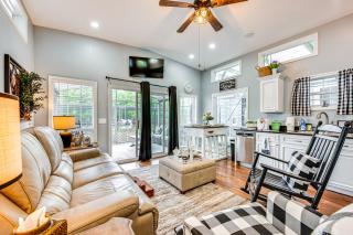 Modern Houseboat on Flint River with Dock! - 8