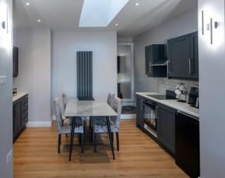 Southview Cottage - - 4