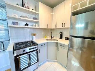 Madison Ave Oasis - 4