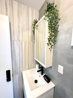 Madison Ave Oasis - 2