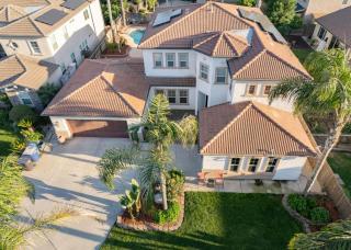 Private Room in a 3 Bedroom home in Tulare CA - Tulare - 0