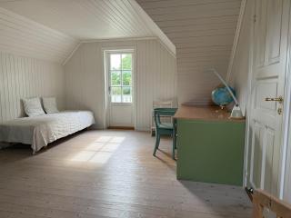 Charming house with large and sheltered garden - 6