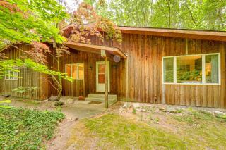 Less Than 1 Mi to Lake Michigan Peaceful Cabin with Yard! - Whitehall - 8