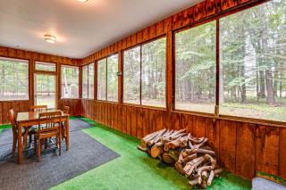 Less Than 1 Mi to Lake Michigan Peaceful Cabin with Yard! - Whitehall - 9