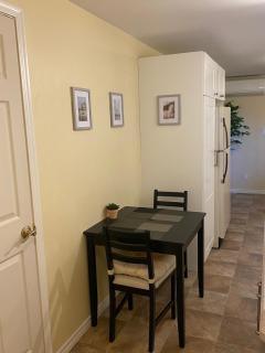 Ravens Nest Cozy Lower One Bedroom Suite - 5