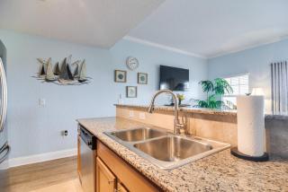 Treasure Island Condo Gulf-View Balcony - St. Pete Beach - 1
