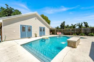 Luxe Pool Casita w Saltwater Pool 25 Min to PCB - 9