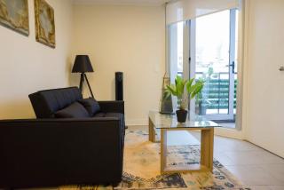 Chic 1BR in Centro Steps from Metro & Attractions - Santiago - 0