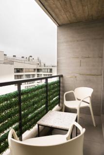 Chic 1BR in Centro Steps from Metro & Attractions - Santiago - 6