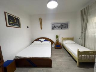 Klarisa Beach Apartment - Golem - 9