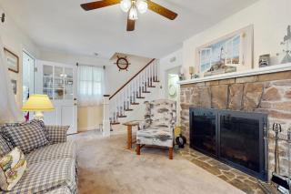 Hen Cove Cottage - Pocasset - 3