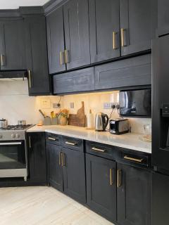 Oasis at your fingertips A 2 Bedroom Home - 5