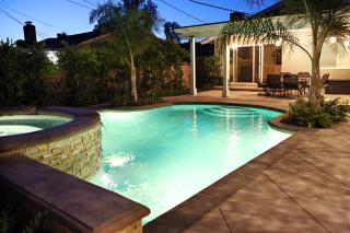 Highly Upgraded, 5 Bed, 45 ba, New Pool w/Jacuzzi, 1/2 mile walk to Disney - Anaheim - 0