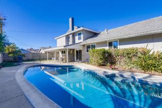 Gorgeous Upgraded 5 Bedroom & 3 Bath Home with pool - Orange - 0