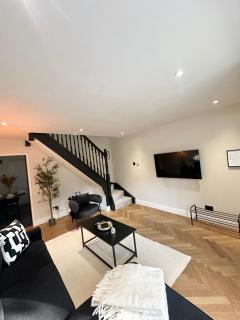 Canal Mews - 1 min from Trafford Centre and 2 min M60! - Manchester - 7