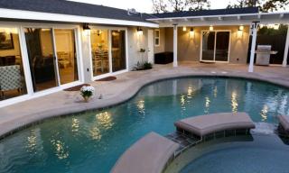 Fantastic 6 bedroom, 45 bath home (4 master Suites), pool home - Anaheim - 0